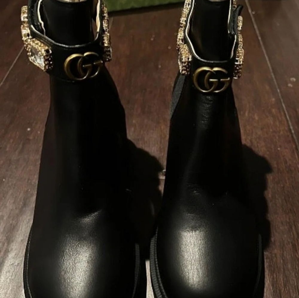 GG boots
